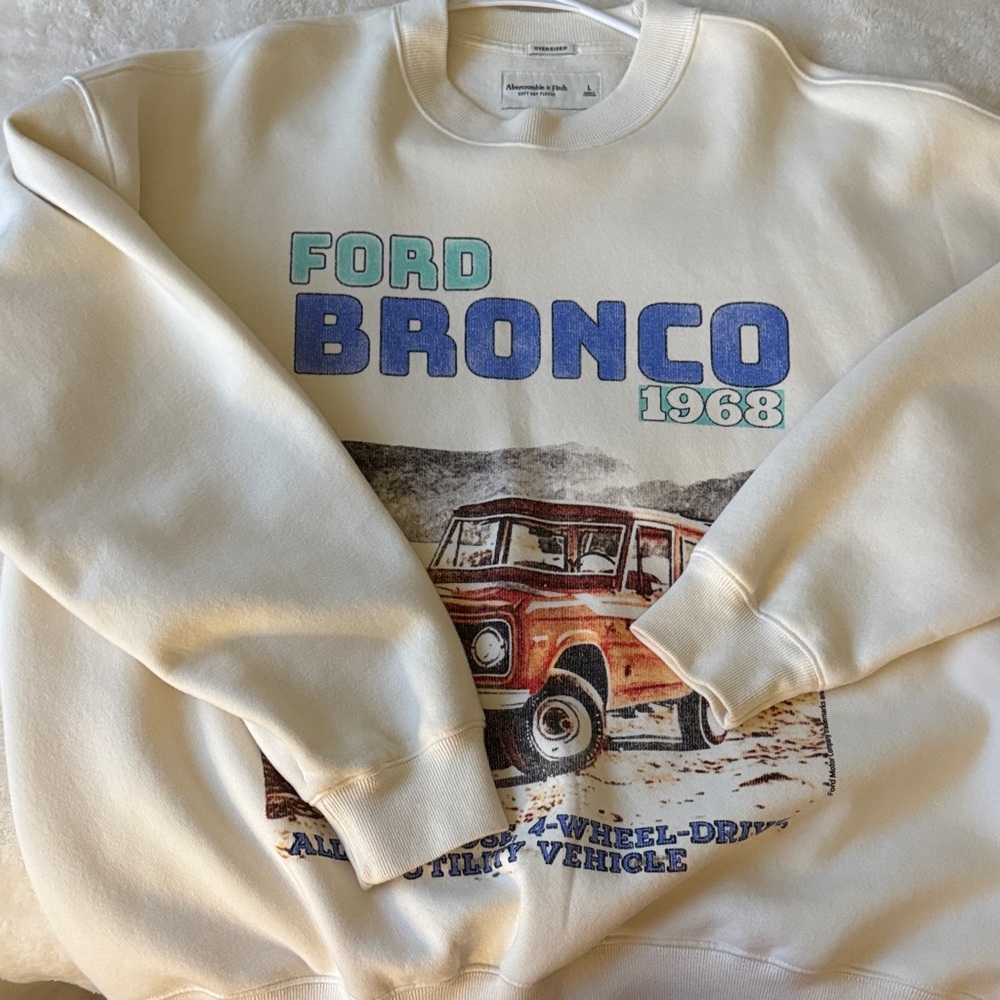 Ford Bronco 1968 Cream Graphic Sweater